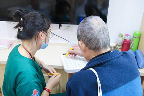 杭州金诚护理院“医康养护”相结合让养老更有温度