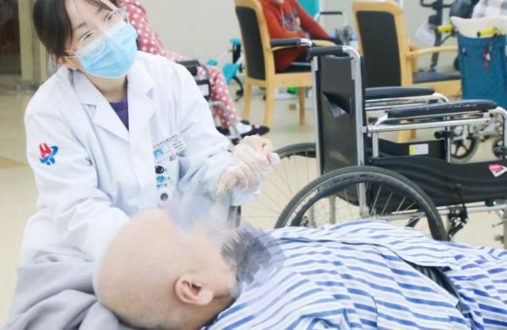 杭州金诚护理院：脑卒中患者康复治疗越早越好