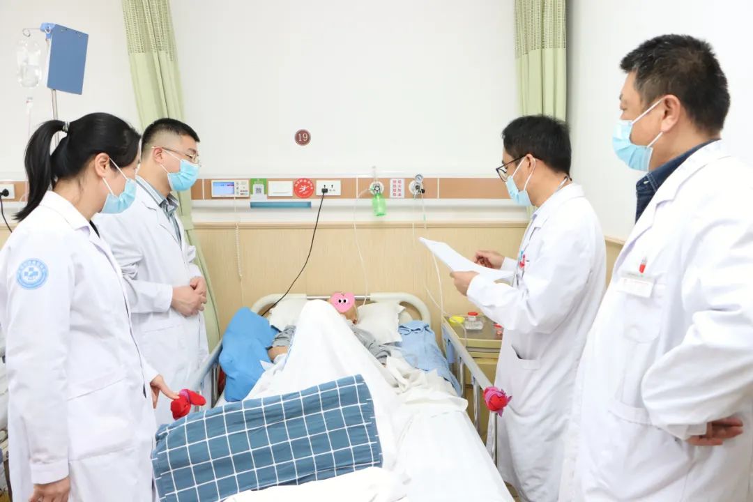 中国康复医学会阿尔茨海默病与认知障碍康复专家组赴杭州开展免费义诊、学术讲座等活动