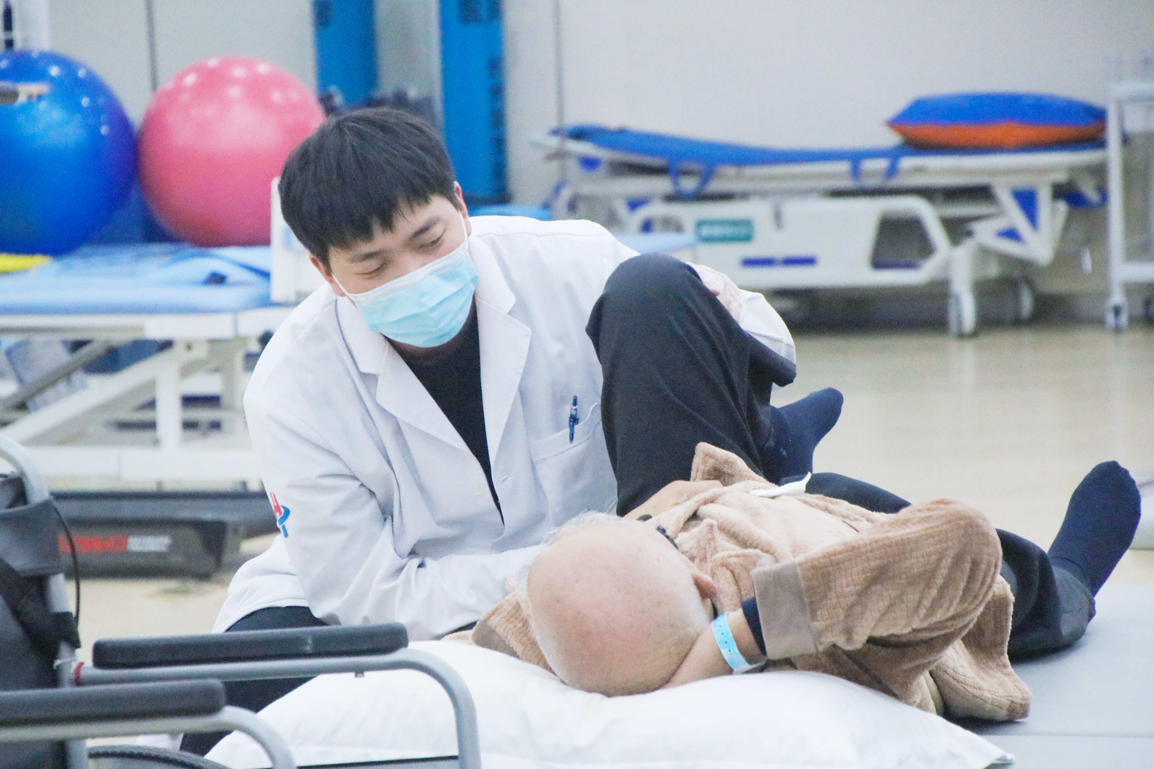 专注康复护理，杭州金诚护理院，关爱老人健康，呵护每一个微笑