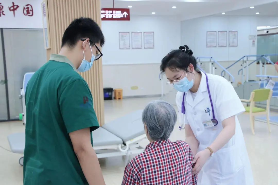 选择护理院应该看中哪些方面？杭州金诚护理院医养结合为老护航