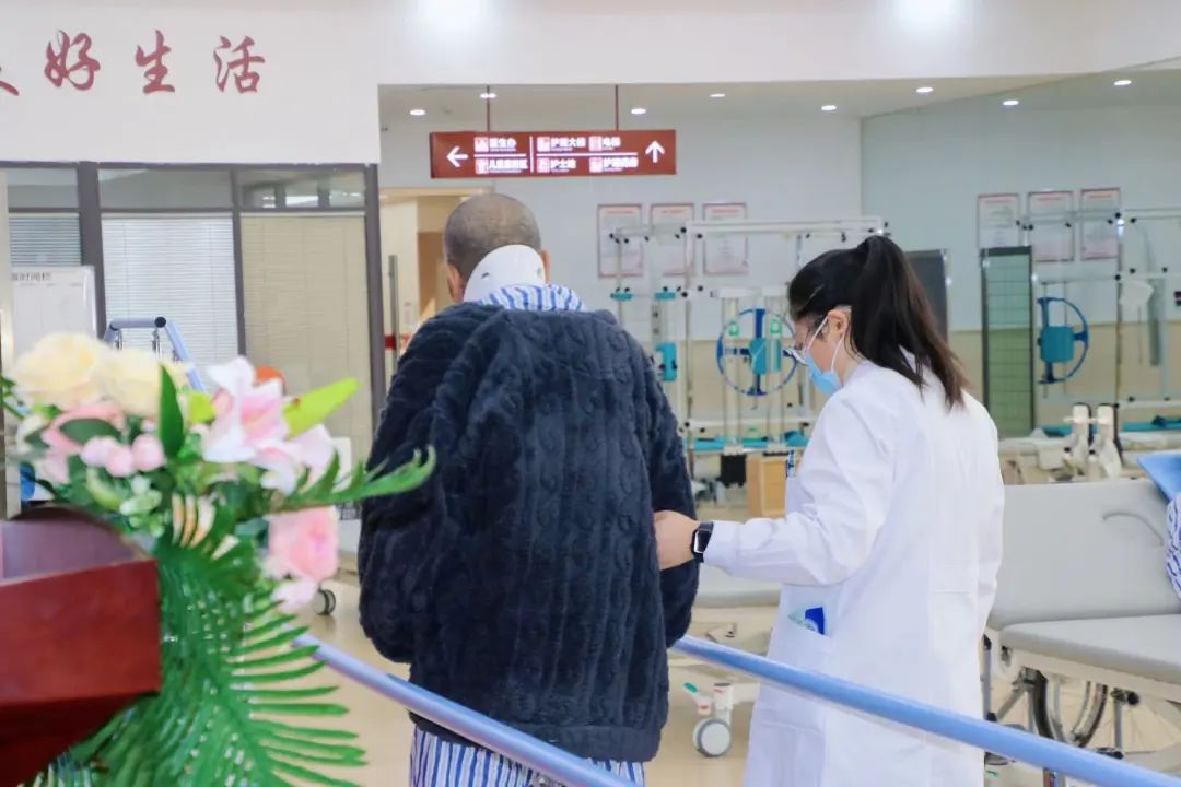 杭州老年护理院 | 面对失智老人不可逆的遗忘，我们还能做些什么？