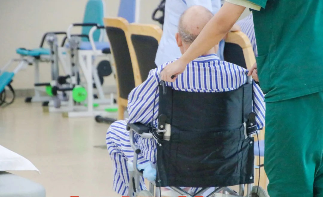 杭州金诚护理院偏瘫老人护理：用专业与耐心，守护生活尊严