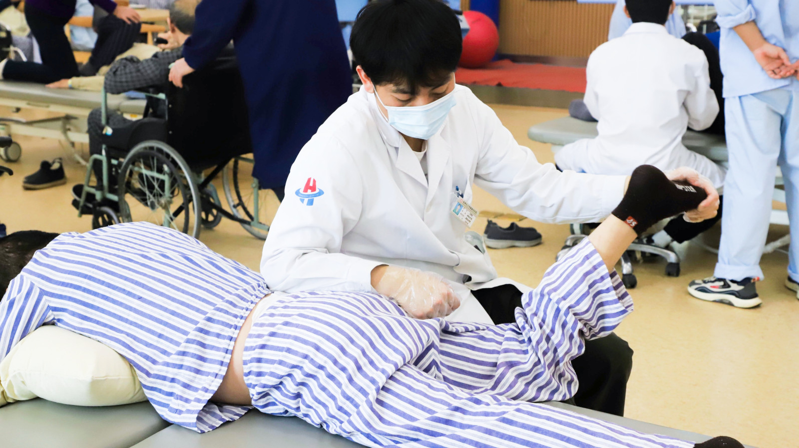 骨折术后不用慌，杭州金诚护理院一体化康复护理，科学护航每一步恢复